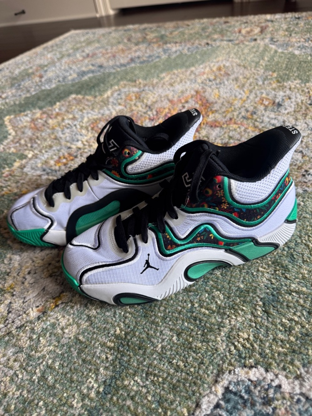 Jordan Tatum 3 "Welcome to the Garden" Kids' Basketball Shoe in size 5Y…Gently